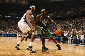 中国足彩网|豪横！王钰栋亚洲杯进球后狂撒红包，全队齐心盼决赛再建新功