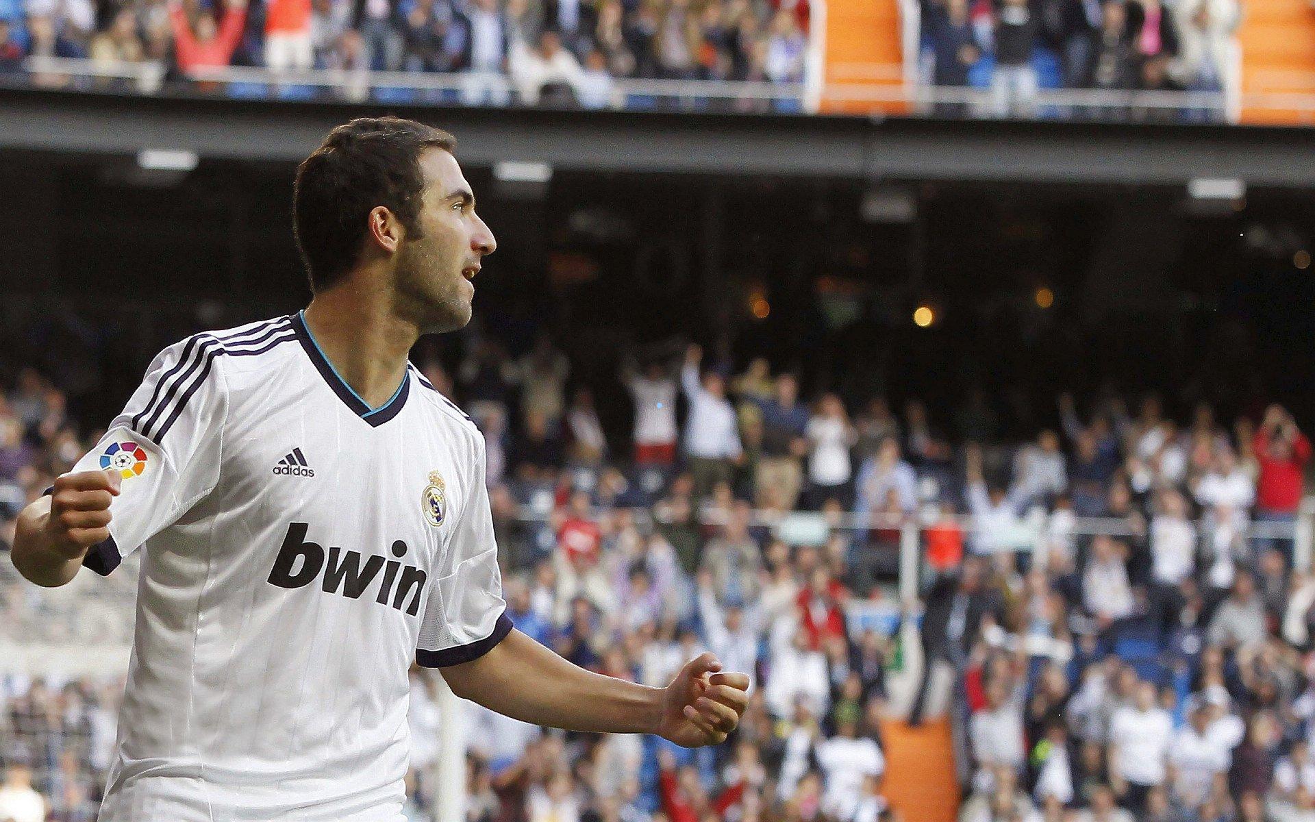 McMenamin揭示，詹姆斯缺阵因左脚关节炎及右侧坐骨神经痛