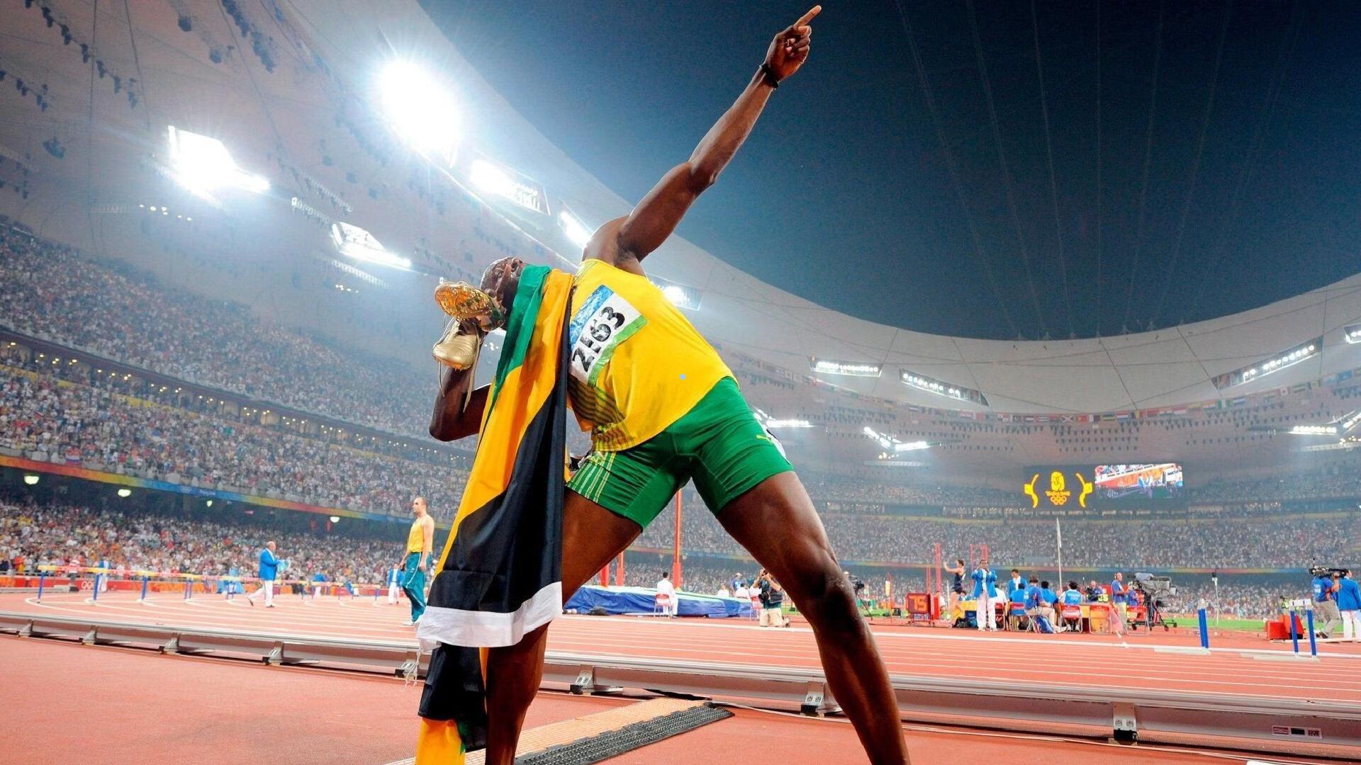 欧冠乒乓赛现趣味插曲！弗朗西斯卡扮鬼脸奇袭樊振东，紧张对决瞬间破冰